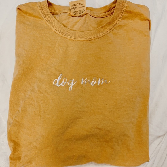 Tops - Sold!!Dog Mom Tee